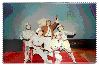 说明: F:\老照片\老照片4\1996年2月8日 迎新春文艺晚会.jpg