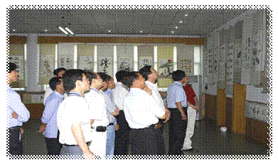说明: D:\新加卷 (D)\hyf\辛集化工B卷(2017.3.28)\配图\第三部分四党建与企业文化\插图30——职工展览\60周年厂庆书画展.JPG